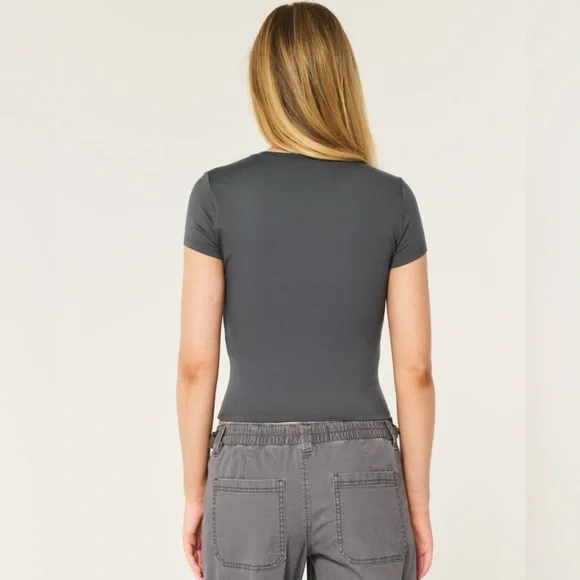 Hollister SEAMLESS FABRIC LONGLINE CREW BABY TEE DARK GREY, XXS Regular - Picture 3 of 6